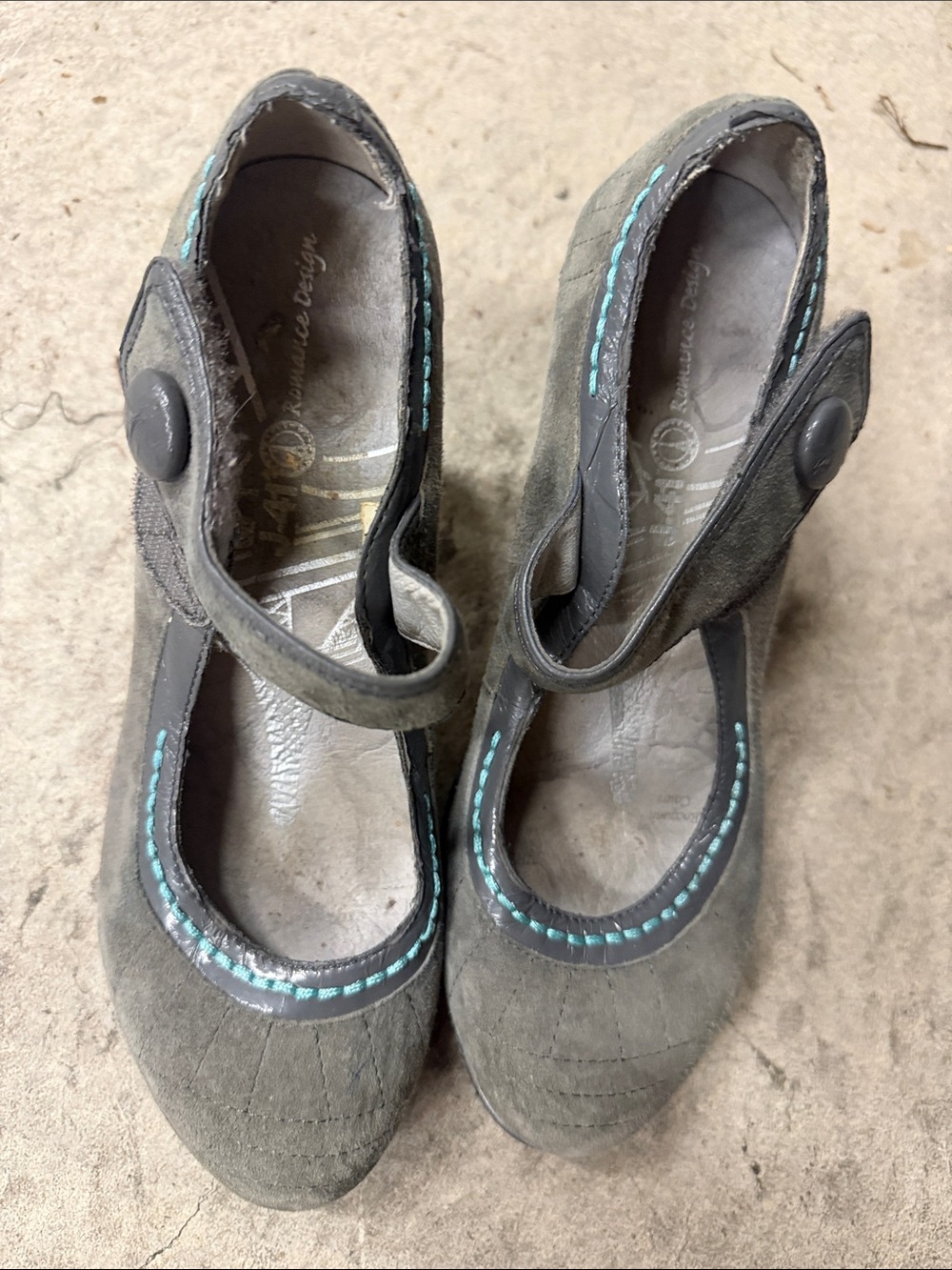 Comfortable Women's Gray Mary Jane Shoes with Turquoise Stitching